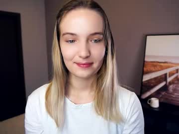 Tashinapetitto, 18 years old, Goal - may be make braids?  #18 #new #shy #blonde #teen [36 tokens remaining], webcam photo