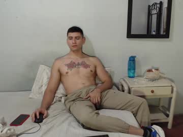 Tatovargas98 big cock cam stud 27 yrs streaming live
