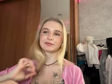 Tawnyschlaefli, 18 years old, 1Day*Goal: Guess the color of the moss eyes? #teen #18 #young #cute #new [13 tokens remaining], webcam photo