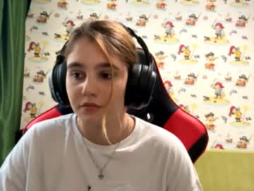 Tenishamilin, 18 years old, GOAL >The biggest smile< #new #18 #blond #cute #shy [3 tokens remaining], webcam photo