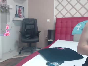 Thejuicefairy69 • newmodel28y • London • public