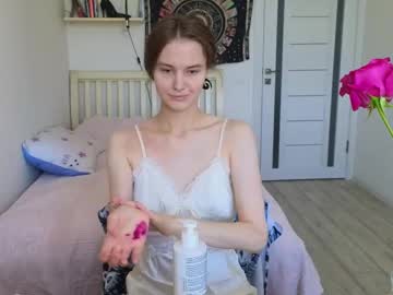 Thepasssiflora, 19 years old, hello world! #new #skinny #teen #feet #natural [0 tokens remaining], webcam photo