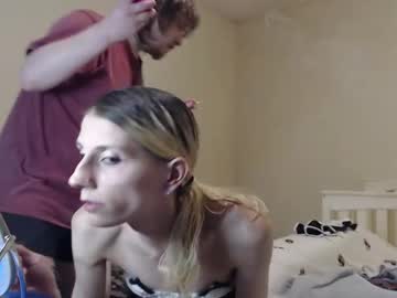 Squirting cam girl Thesquirtlepuss live now