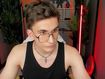 Thomas_michaelson, 18 years old, It's my first day! Support me?  #new #18 #young #feet #smoke, webcam photo