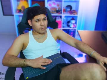 Thomascollins__ big cock cam stud 21 yrs streaming live