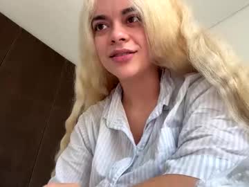 Squirting cam girl Tigger__ age 25 yrs live now