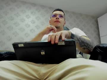 Muscle cam star Tomas_lewis_