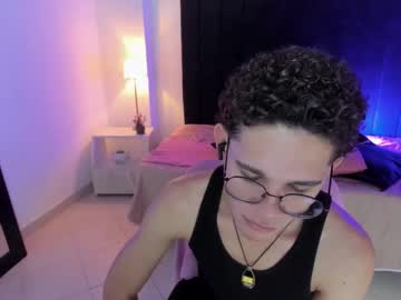 Live gay cam model Tommy_tucker10 streaming now in HD