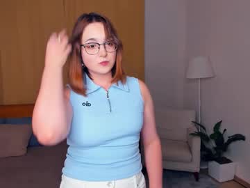 Trisha_miliss, 18 years old, Trinen the button of shorts   #18 #new #young #shy #cute [54 tokens remaining], webcam photo
