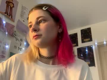 Twylasayed, 18 years old, GOAL : Biggest smile ever! Hello CB, my name is Sara! i'm #new here! It's my first day! Let's get acquainted! #redhead #shy #18 #young [4 tokens remaining], webcam photo