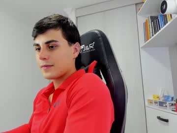 Muscle cam star Tylerhuntt__, 20 yrs
