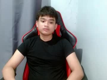 Urasian_kentoyxx77 big cock cam stud 20 yrs streaming live