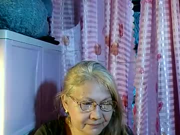 Skinny Asian cam girl Urhotsexy_juvy live in HD
