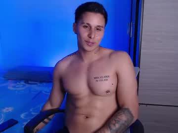Valentinosex_1, 25 years old, cum in public [800 tokens remaining] #latino #bigcock #muscle #young #cum #cumshow, webcam photo