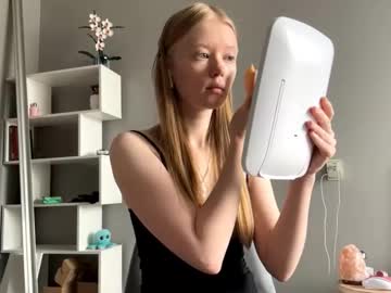 Valliefarris, 18 years old, GOAL: Show my Legs [50 tokens remaining] Welcome to my room! #shy #18 #new #blonde #smalltits, webcam photo