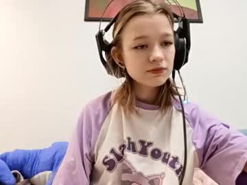 Vannessablumer, 18 years old, Umm, hi, its my first day:) Goal - I feel a bit shy… but I want to try my first soft dance for you!  #new #shy #teen #18 #skinny [22 tokens remaining], webcam photo