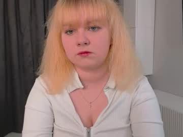 Squirting cam girl Veronica_christensen age 18 yrs live now