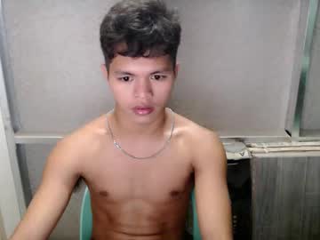 Skinny Asian cam girl Vflashy505 live in HD
