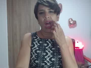 Victoria25_meester51y • Latina?? • public