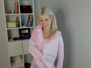 Vilvetvixen, Hey Hey? GOAL: lick my finger?? Call me Olivia, welcome? #18 #teen #natural #shy #new [29 tokens remaining], webcam photo
