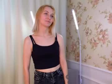 Violetdelcourt, 19 years old, Hi everyone, my name is Mia, its my 2nd day: Make me show my tongue ? #cute #new #18 #shy #smalltits [20 tokens remaining], webcam photo