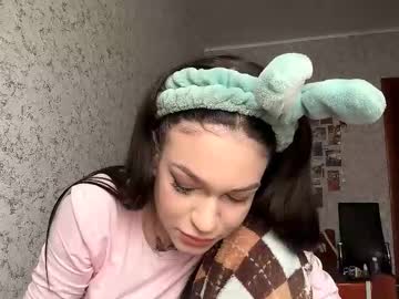Viviennebuiles, 18 years old, My second day! Goal:Kiss you in my cam #bigboobs #new #young #cuty #18 [29 tokens remaining], webcam photo