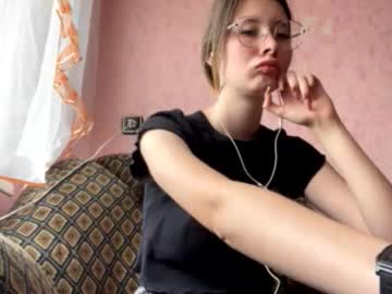 Vogue_angel, 18 years old, Hi everyone, come on have fun, my name is Emma, I'm Goal :?A kiss in the camera? #18yearsold #shy #new #beautiful #sweet #teen [54 tokens remaining], webcam photo
