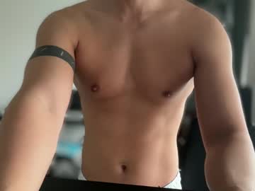 Muscle cam star Vuston