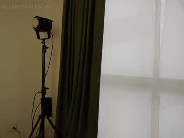 Live cam performer Walesita streaming now
