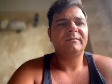 Muscle cam star Witebull83, 39 yrs