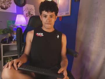 Live twink cam Wyatt_444, age 22 yrs nude and streaming
