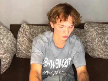 Xavier_200, 18 years old, stand up and show body [45 tokens left] #18 #new #hairy #teen #bigcock, webcam photo