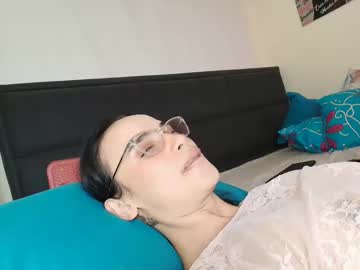 Ximtia_xs • latina • in your head • private