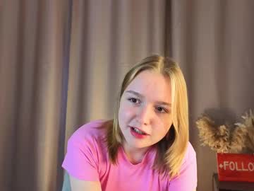 Yangsperanza, 18 years old, ?^•?•^? #new and really #shy but super #cute  || GOAL:  Do you wanna see my wet tongue? || #blonde #young [20 tokens remaining], webcam photo