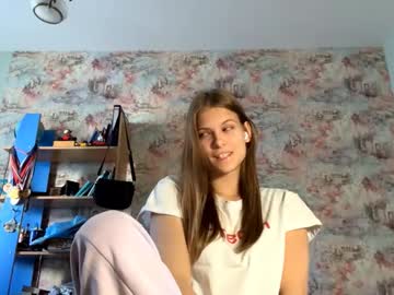 Yenrowsell, 18 years old, GOAL:Turn around 3 times :) Welcome to my first day! #new #18 #fit #young #bigass [35 tokens remaining], webcam photo
