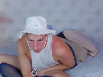 Your_dose_, 24 years old, So, lets start guys! First stream! #new #muscle  #young #uncut #feet [951 tokens remaining], webcam photo
