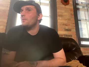 Catch me live as Yourfavoritebartender, age 32 yrs in premium male cam shows