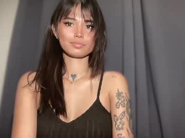 Squirting cam girl Yumi_fox01 live now