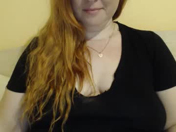 zara_red - Live Performer