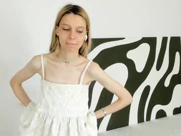 Zarabrayton, 18 years old, GOAL: my pretty smile near cam??? [15 tokens remaining] Welcome to my room! its my first day guuuuuuys!! #new #18 #teen #young #skinny, webcam photo