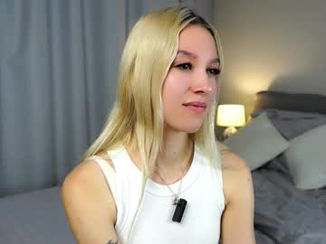 Zettamoe, 18 years old, Glad to see you on my first day ! Goal - Bite my finger ^^ #shy #new #blonde #cute #18 [7 tokens remaining], webcam photo