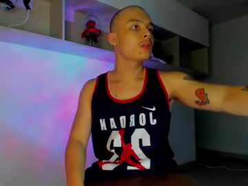 Zeusjeff, 18 years old, Zeusjeff's room #18 #bigcock #cum #latino, webcam photo